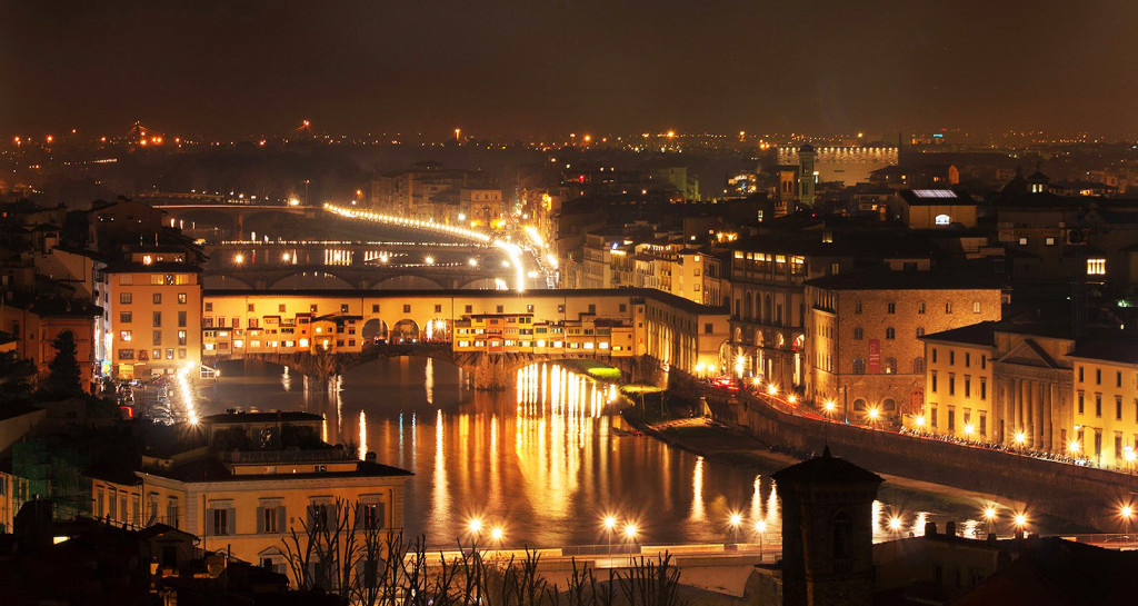 Le luci della notte di Firenze